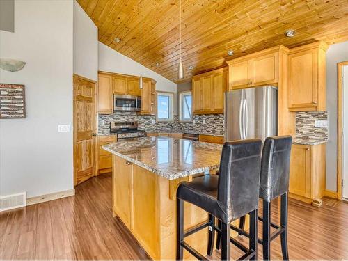 1-185006 Range Road 220, Rural Vulcan County, AB - Indoor Photo Showing Kitchen