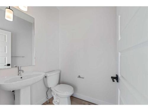 734 Bayview Hill Sw, Airdrie, AB - Indoor Photo Showing Bathroom