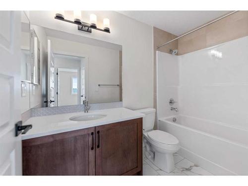 734 Bayview Hill Sw, Airdrie, AB - Indoor Photo Showing Bathroom