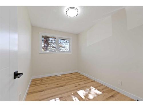 535 Penworth Way Se, Calgary, AB - Indoor Photo Showing Other Room