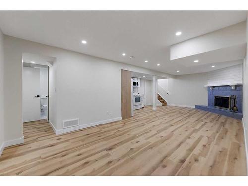 535 Penworth Way Se, Calgary, AB - Indoor Photo Showing Other Room