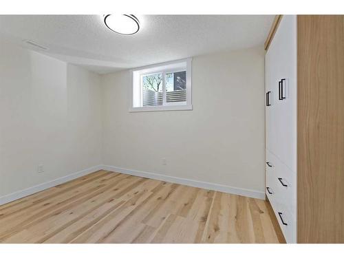 535 Penworth Way Se, Calgary, AB - Indoor Photo Showing Other Room