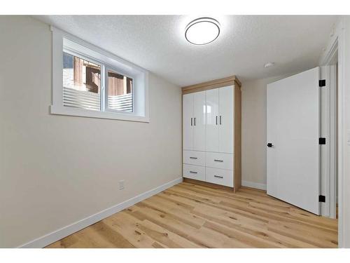 535 Penworth Way Se, Calgary, AB - Indoor Photo Showing Other Room