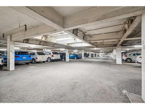 507-1330 15 Avenue Sw, Calgary, AB - Indoor Photo Showing Garage