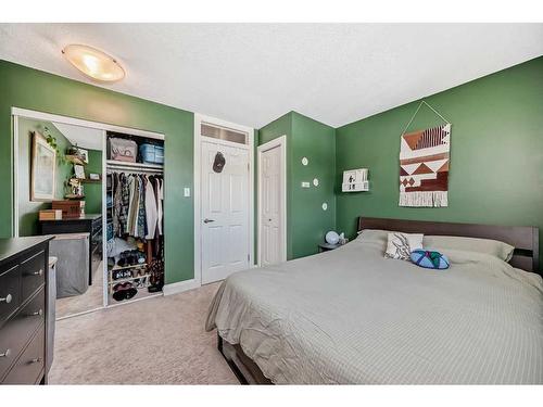 8-810 2 Street Ne, Calgary, AB - Indoor Photo Showing Bedroom