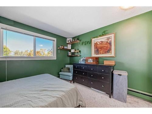 8-810 2 Street Ne, Calgary, AB - Indoor Photo Showing Bedroom