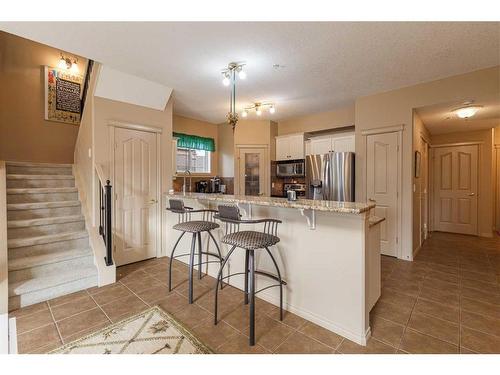 342-30 Sierra Morena Landing Sw, Calgary, AB - Indoor Photo Showing Kitchen