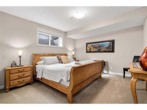 47 Cimarron Estates Road, Okotoks, AB - Indoor Photo Showing Bedroom