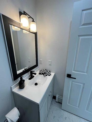 16-2020 16 Avenue Nw, Calgary, AB - Indoor Photo Showing Bathroom