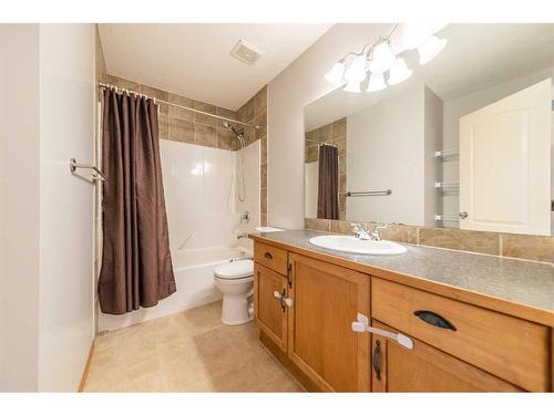 136 New Brighton Lane Se, Calgary, AB - Indoor Photo Showing Bathroom