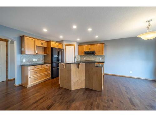 136 New Brighton Lane Se, Calgary, AB - Indoor Photo Showing Kitchen