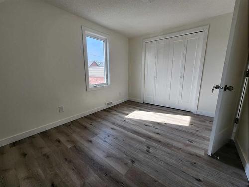 814 21 Avenue Se, Calgary, AB - Indoor Photo Showing Other Room