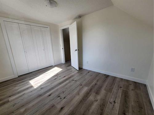 814 21 Avenue Se, Calgary, AB - Indoor Photo Showing Other Room