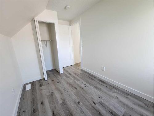 814 21 Avenue Se, Calgary, AB - Indoor Photo Showing Other Room