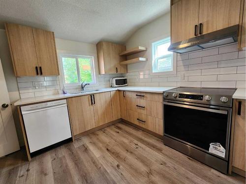 814 21 Avenue Se, Calgary, AB - Indoor Photo Showing Kitchen