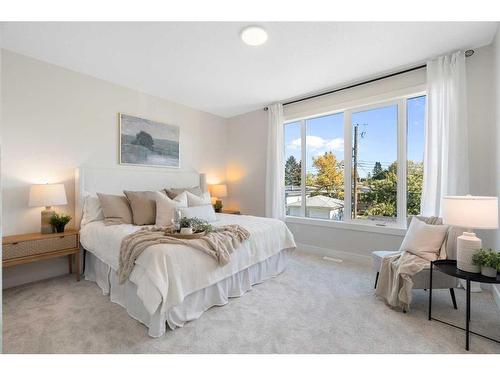 2710 17A Street Nw, Calgary, AB - Indoor Photo Showing Bedroom