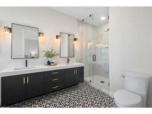 2710 17A Street Nw, Calgary, AB - Indoor Photo Showing Bathroom