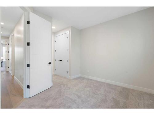 2710 17A Street Nw, Calgary, AB - Indoor Photo Showing Other Room