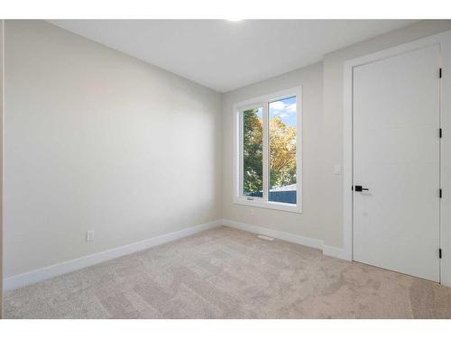 2710 17A Street Nw, Calgary, AB - Indoor Photo Showing Other Room