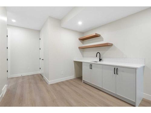 2710 17A Street Nw, Calgary, AB - Indoor Photo Showing Other Room