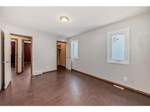 34 West Boothby Crescent, Cochrane, AB - Indoor Photo Showing Other Room