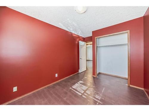 34 West Boothby Crescent, Cochrane, AB - Indoor Photo Showing Other Room