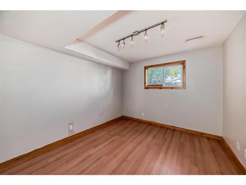 34 West Boothby Crescent, Cochrane, AB - Indoor Photo Showing Other Room