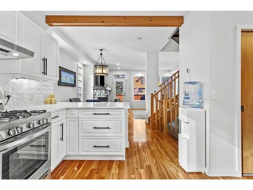 3-813 6Th Street, Canmore, AB - Indoor Photo Showing Kitchen With Upgraded Kitchen