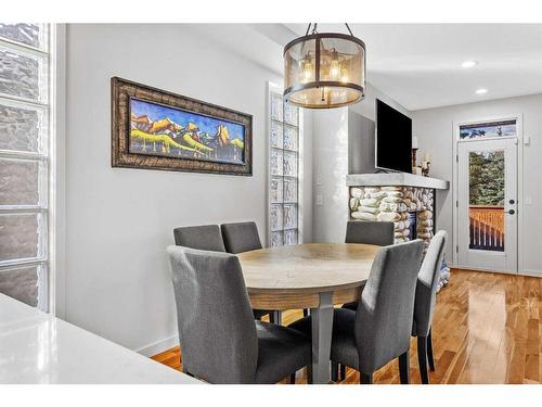 3-813 6Th Street, Canmore, AB - Indoor Photo Showing Dining Room