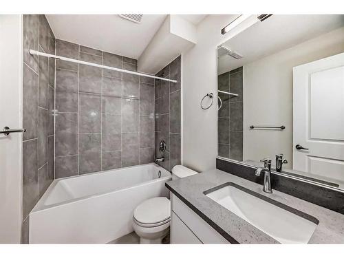 159 Schiller Crescent Nw, Calgary, AB - Indoor Photo Showing Bathroom