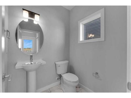 600 Dawson Drive, Chestermere, AB - Indoor Photo Showing Bathroom