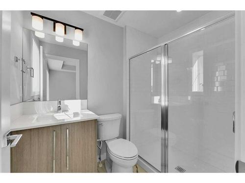 600 Dawson Drive, Chestermere, AB - Indoor Photo Showing Bathroom