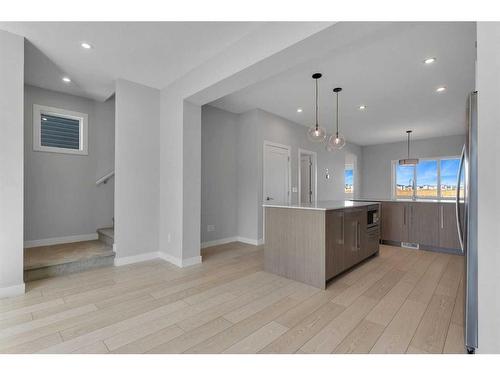 600 Dawson Drive, Chestermere, AB - Indoor Photo Showing Kitchen