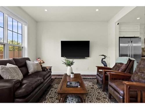 88 Victoria Cross Boulevard Sw, Calgary, AB - Indoor Photo Showing Living Room