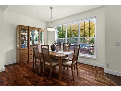 88 Victoria Cross Boulevard Sw, Calgary, AB - Indoor Photo Showing Dining Room