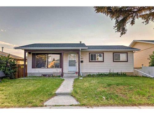 847 Madeira Drive Ne, Calgary, AB - Outdoor