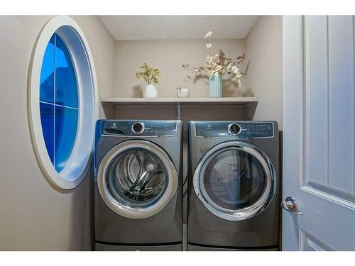 182 Mahogany Passage Se, Calgary, AB - Indoor Photo Showing Laundry Room