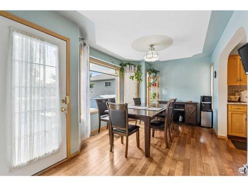 255 Del Ray Road Ne, Calgary, AB - Indoor Photo Showing Dining Room