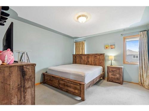 255 Del Ray Road Ne, Calgary, AB - Indoor Photo Showing Bedroom