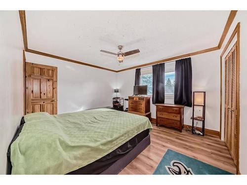 27 Rundleson Way Ne, Calgary, AB - Indoor Photo Showing Bedroom