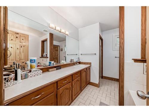 27 Rundleson Way Ne, Calgary, AB - Indoor Photo Showing Bathroom