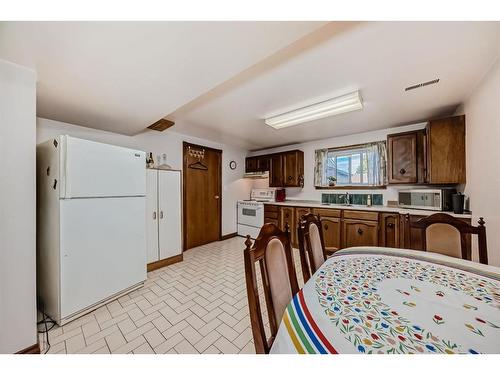 27 Rundleson Way Ne, Calgary, AB - Indoor Photo Showing Dining Room