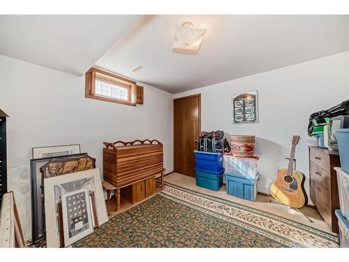 27 Rundleson Way Ne, Calgary, AB - Indoor Photo Showing Other Room