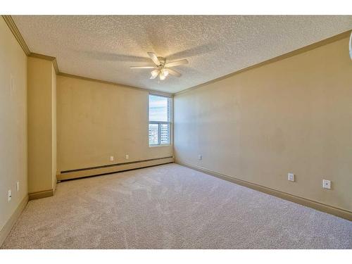 806-4554 Valiant Drive Nw, Calgary, AB - Indoor Photo Showing Other Room