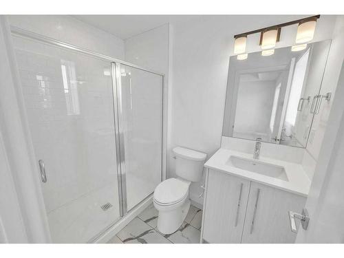 604 Dawson Drive, Chestermere, AB - Indoor Photo Showing Bathroom