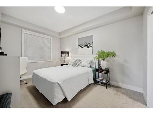 304-8355 19 Avenue Sw, Calgary, AB - Indoor Photo Showing Bedroom