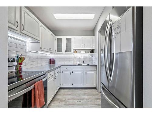 1404-13104 Elbow Drive Sw, Calgary, AB - Indoor Photo Showing Kitchen