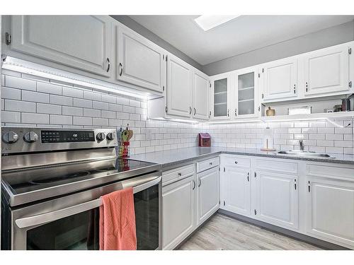 1404-13104 Elbow Drive Sw, Calgary, AB - Indoor Photo Showing Kitchen