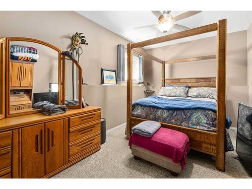 27 Ratcliffe Street, Red Deer, AB - Indoor Photo Showing Bedroom