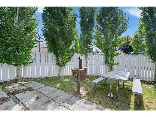 27 Ratcliffe Street, Red Deer, AB - Outdoor